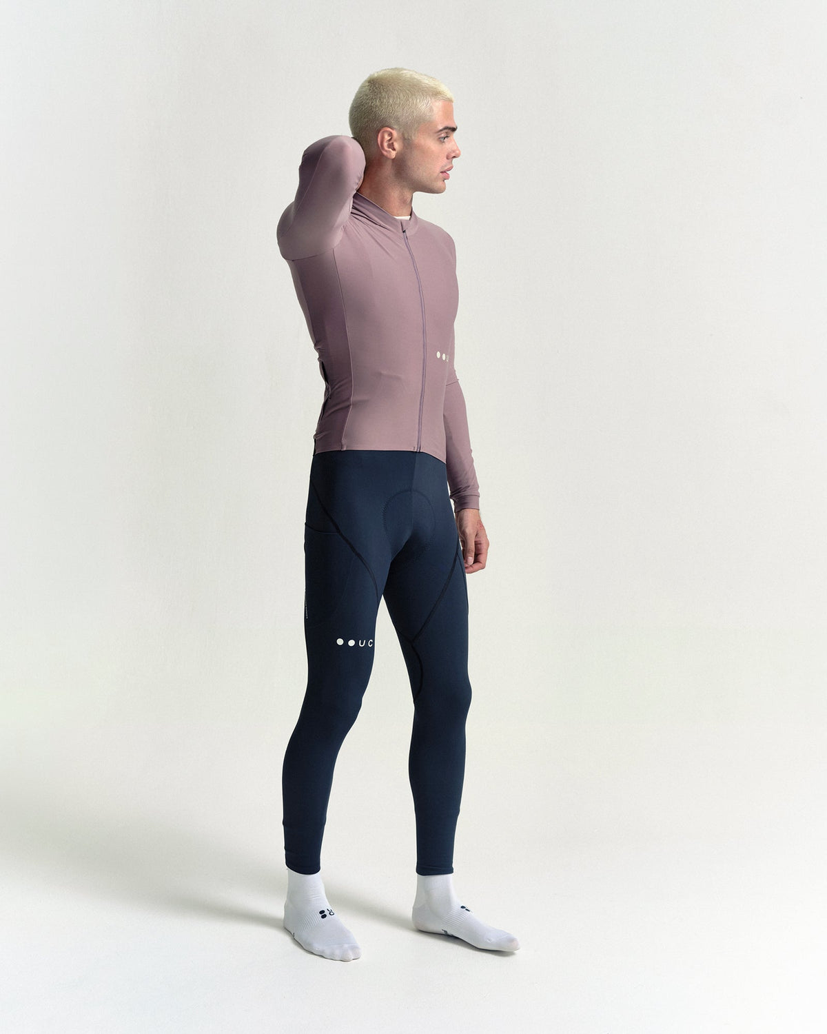 Model wearing the Men's Mono Long Sleeve Jersey in Mauve Mist.