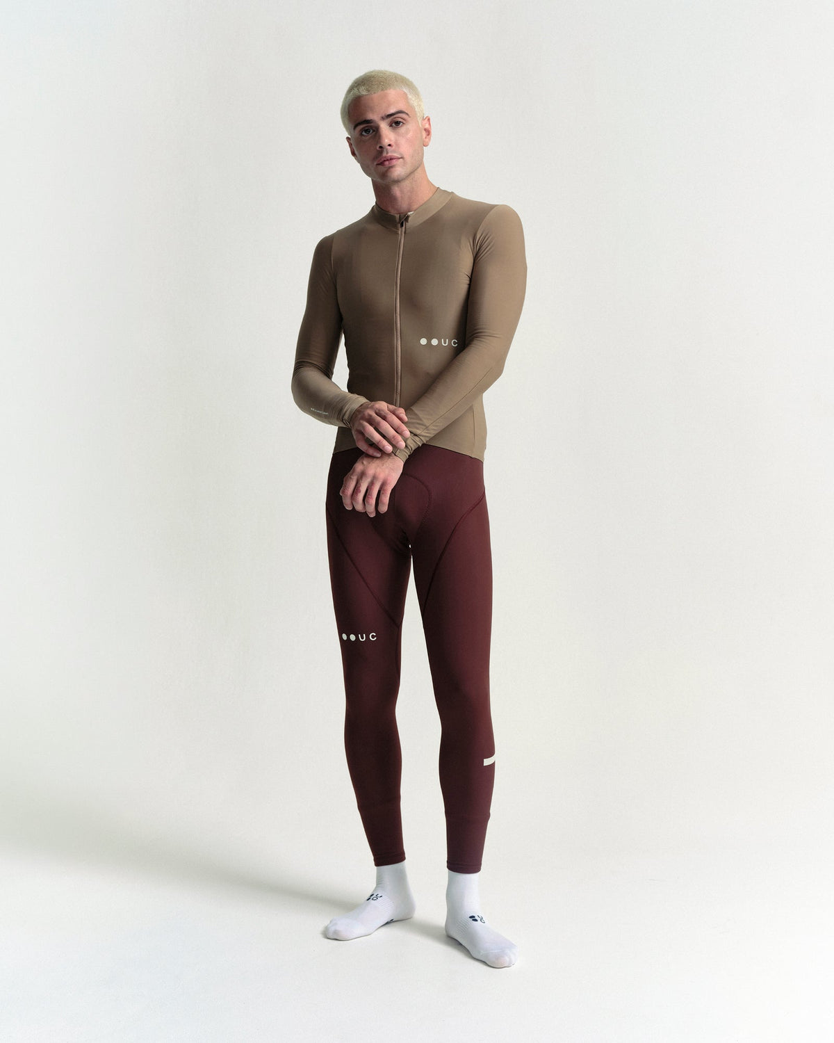 Model wearing the Men's Mono Long Sleeve Jersey in Walnut Brown.