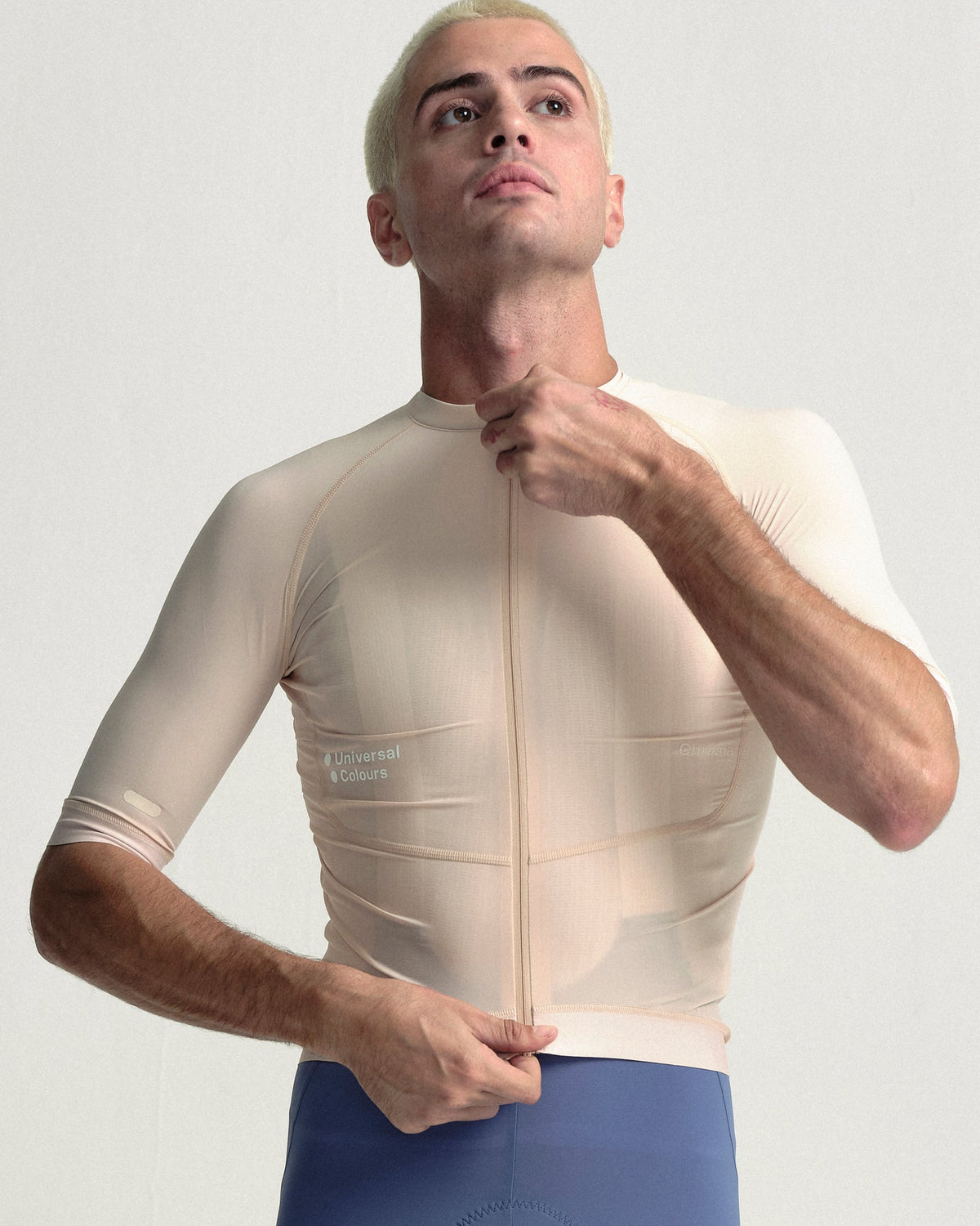 Model wearing the Men's Chroma Short Sleeve Jersey in Almond.