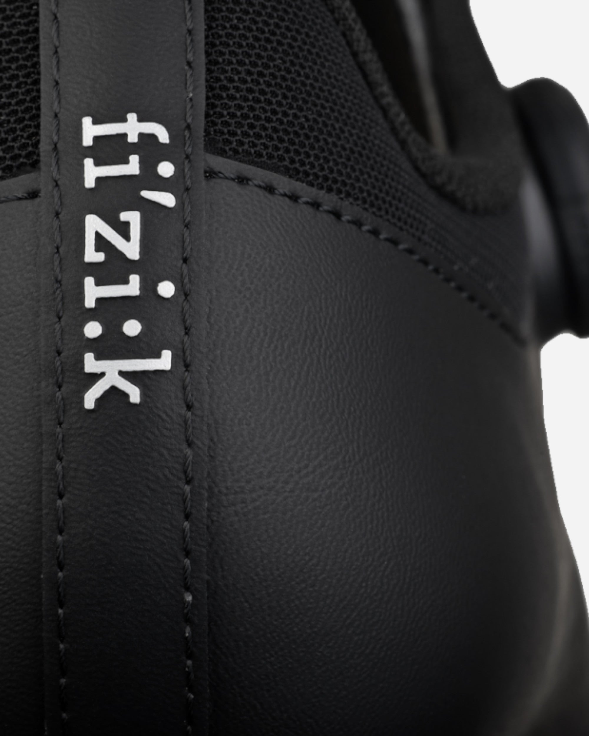 Moloko Cycling Ltd. Fizik Vento Omna wide fit road cycling shoe in black with perforated PU upper and BOA dial
