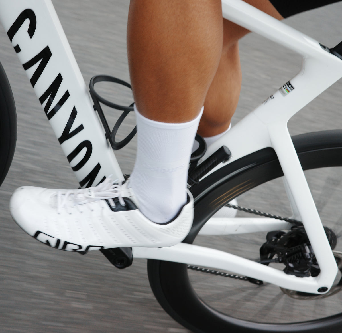 Rider on a new Canyon on the indoor trainer